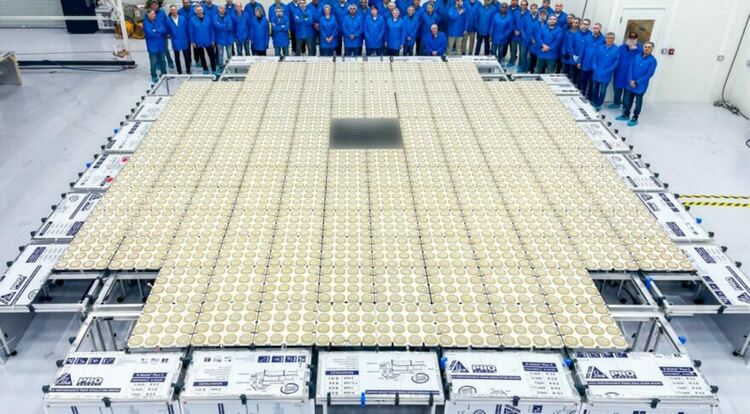 Най-яркият обект в небето е сателит