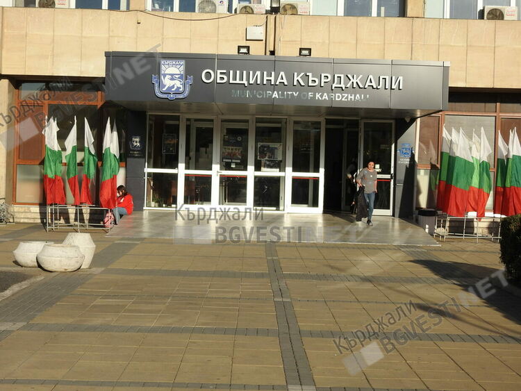 Блокират пътя за Маказа,жители на кв."Гледка" излизат на протест