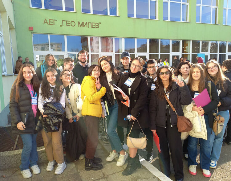 Състезание по реч и дебати на английски език