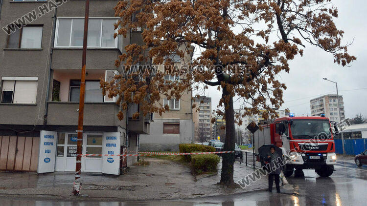 Обезопасиха електрическо табло заради искри