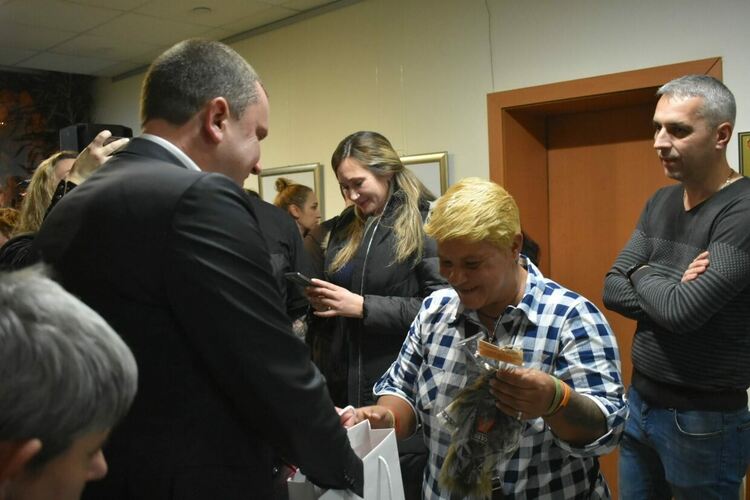  "Тя: с душата на дете и все по-цветно и усмихнато сърце" изложба на Фанка Борисова