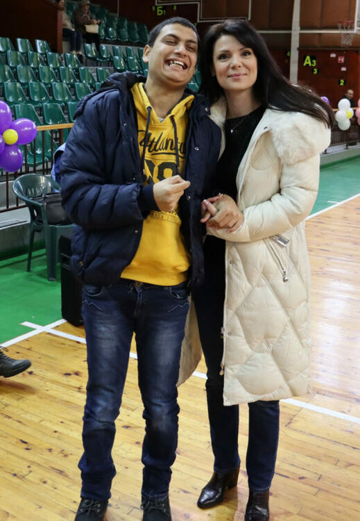 Деца и младежи от социални центрове се забавляваха в спортен празник