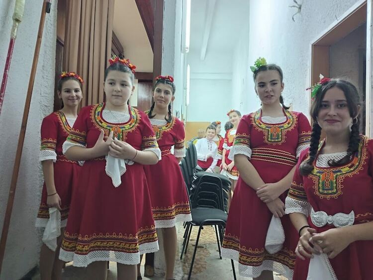 Танцов състав "Българче" отпразнува пети рожден ден