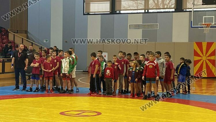 Над 100 надежди на борбата участват в турнира за деца “Еньо Вълчев” в Димитровград