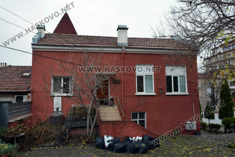 С Благотворителен базар арменската общност събира пари за ремонт на църквата си  