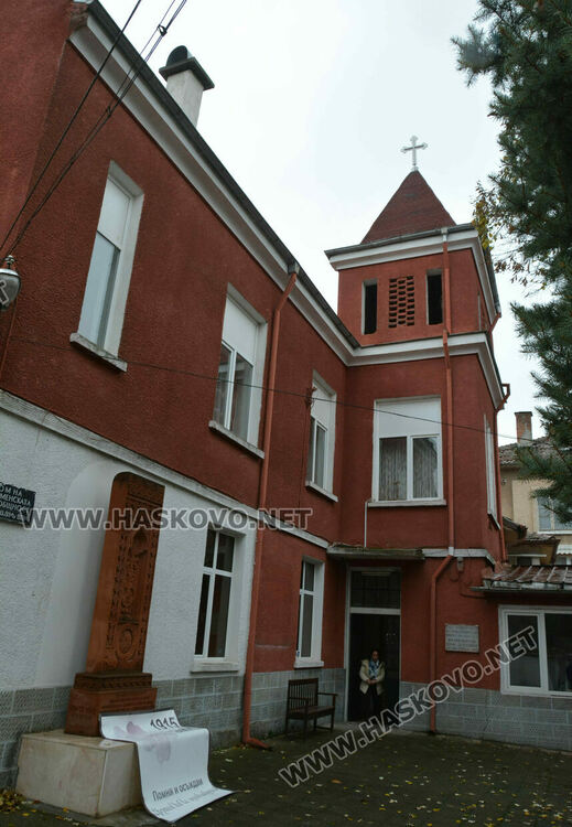 С Благотворителен базар арменската общност събира пари за ремонт на църквата си  