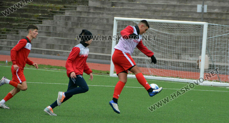 ОФК „Хасково“ загря на терена и записа служебна победа срещу „Сакарски спортист 04“