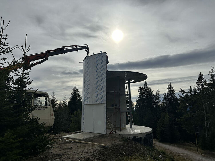 Монтаж на стените на кулата