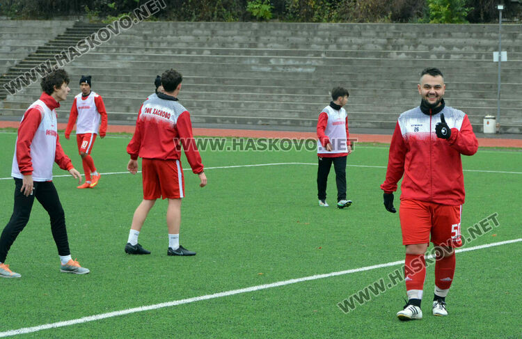ОФК „Хасково“ загря на терена и записа служебна победа срещу „Сакарски спортист 04“