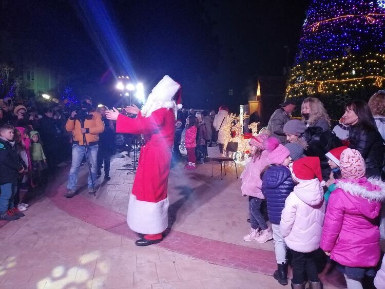 В Смолян грейнаха светлините на коледната елха