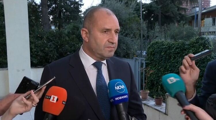 "Бях първият излъган". Радев отговори на Асен Василев