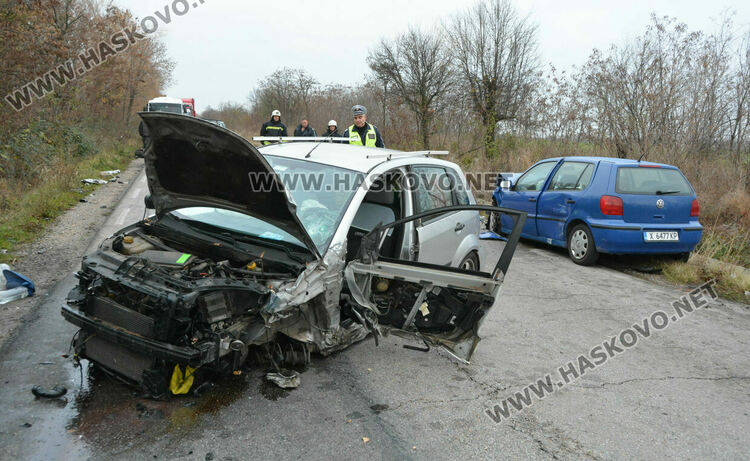 3 коли катастрофираха между Хасково и Манастир, има ранени