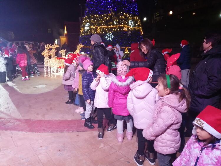 В Смолян грейнаха светлините на коледната елха