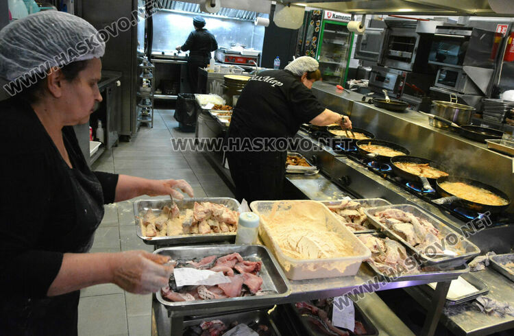 Изпърженият шаран е най-търсен за Никулден в Хасково