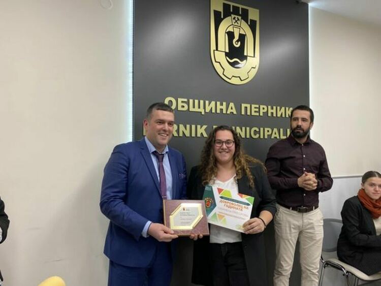 Клубът по делта и парапланеризъм в Перник получи отличие за доброволчество