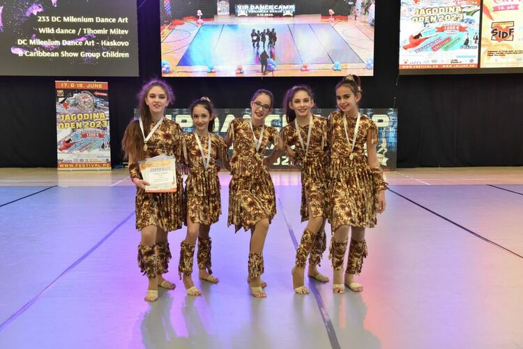 7 купи и 23 медала за танцьорите на „Милениум арт“ от международен конкурс