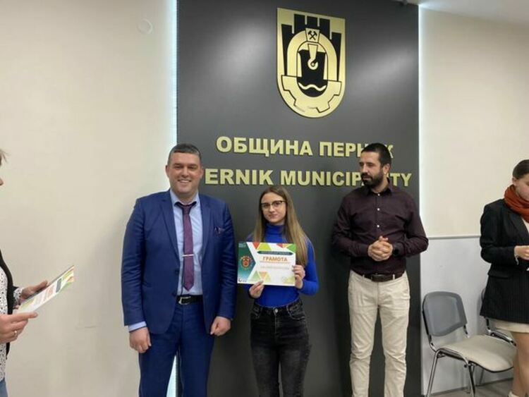 Клубът по делта и парапланеризъм в Перник получи отличие за доброволчество