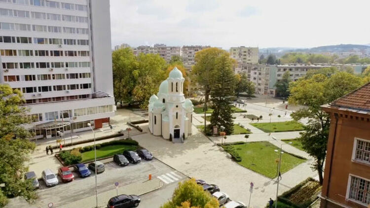 Граждани от Перник поискаха поевтиняване на автобусните билети и карти 