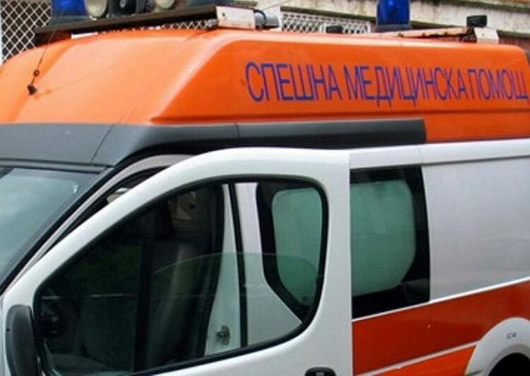 Двама мъже са в тежко състояние след катастрофа край село Поповица 