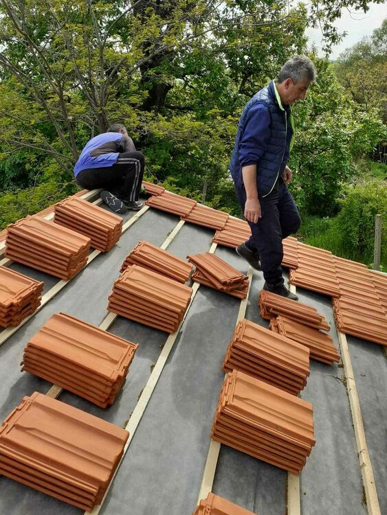 Село Долнослав с изцяло обновен параклис 