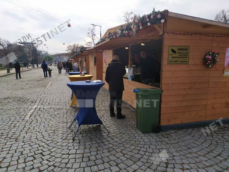 Постъпиха първите средства от Коледния базар в Кърджали за болната Габи