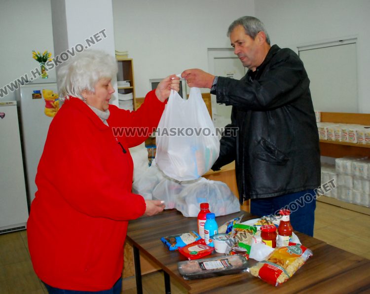 270 души с увреждания от Хасково ще получат пакети с хранителни продукти