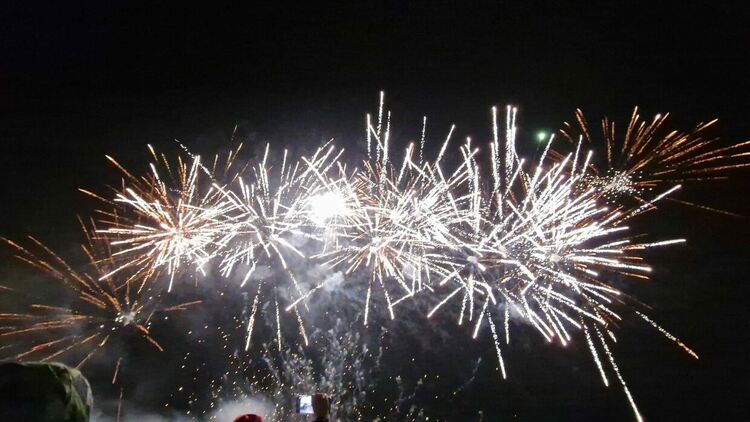 Грейна коледната елха в Асеновград (снимки)