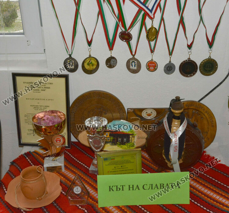 Коледна работилница в читалището в Конуш