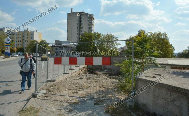 Главният архитект на Хасково: Строежът край „Дунав“ е законен, тротоарът не е на мястото си