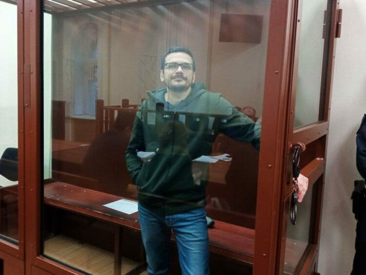 Руският опозиционер Иля Яшин осъден за разпростаняването на "фалшива информация" за армията