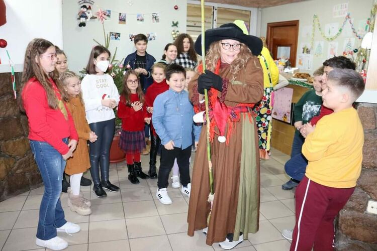 Дядо Коледа пристигна в българското училище в Комотини