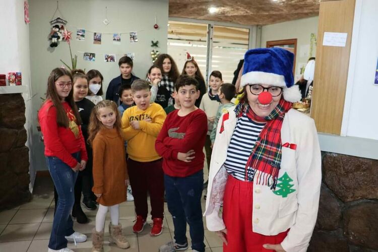 Дядо Коледа пристигна в българското училище в Комотини