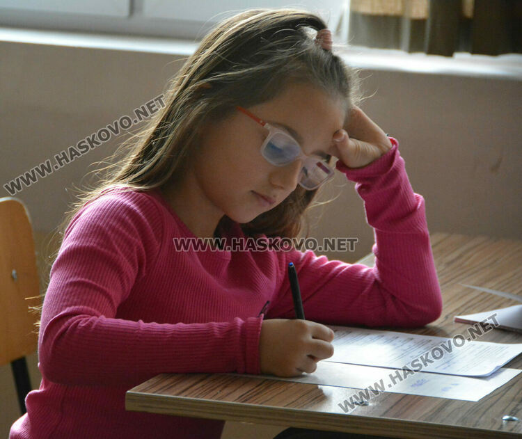 500 ученици в Коледно математическо състезание в Хасково