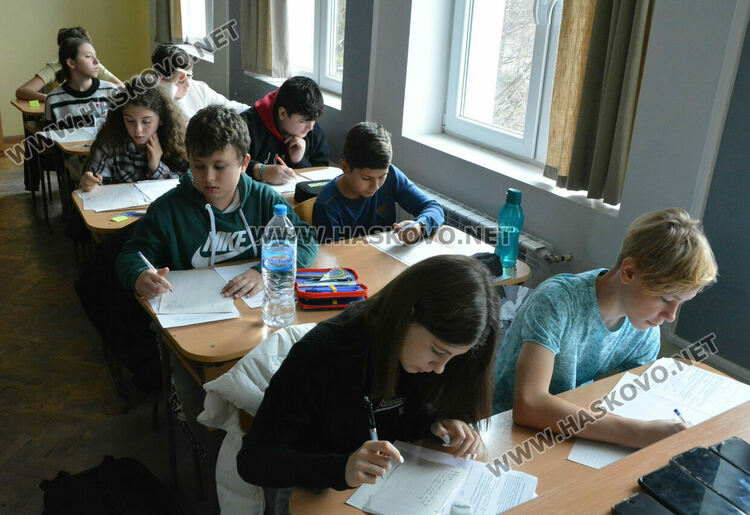 500 ученици в Коледно математическо състезание в Хасково