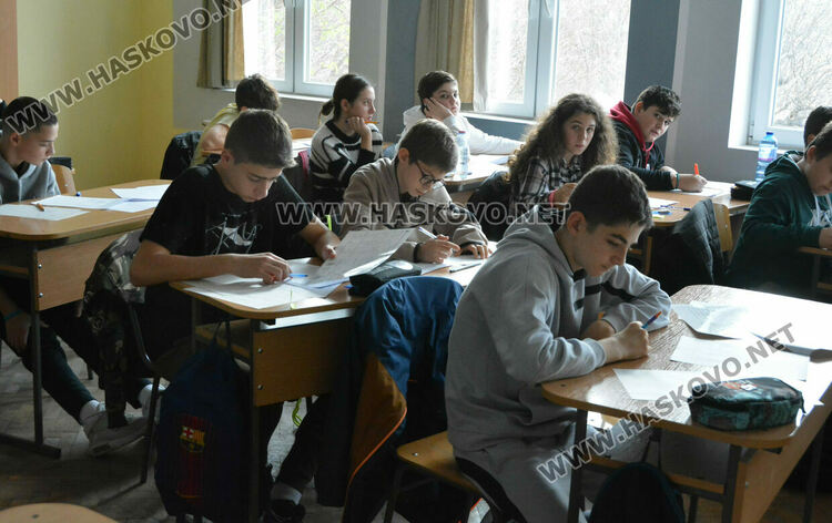 500 ученици в Коледно математическо състезание в Хасково