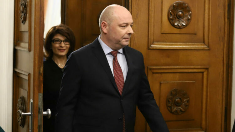 Кой кой е в проектокабинета на Габровски