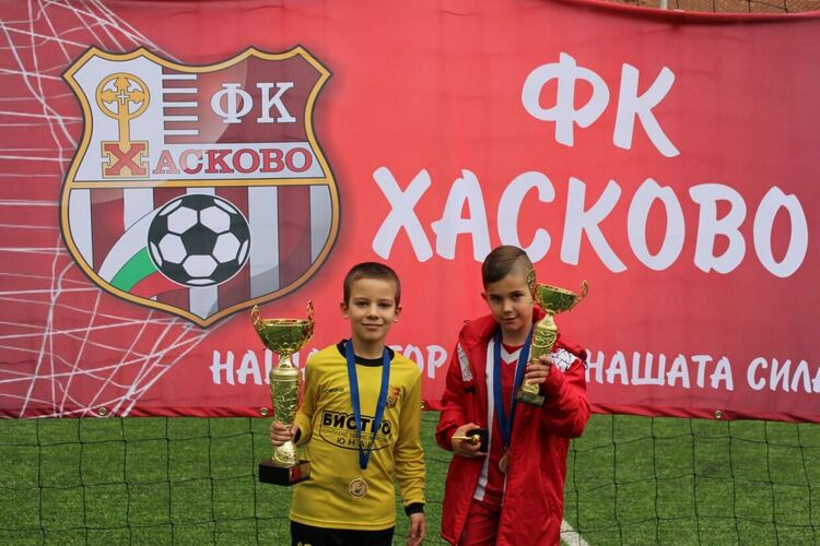 Шампионска титла и две трети места за отборите на ФК „Хасково“ в турнир