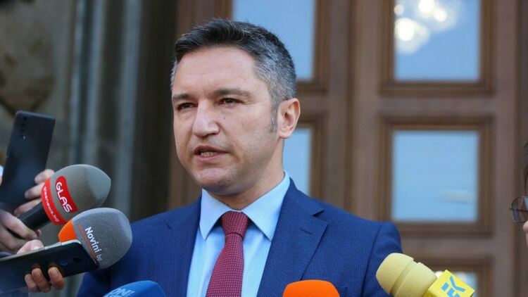 Вигенин: Правителство може да има и със 115 гласа