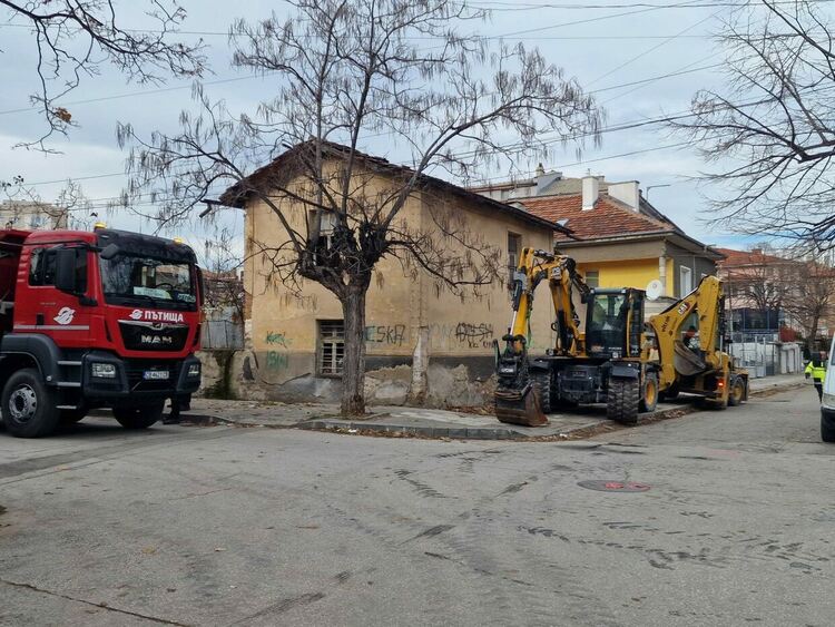 Започна ремонтът на ул."Полковник Дрангов" в Асеновград 