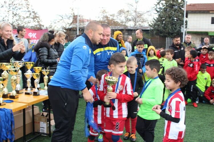 Шампионска титла и две трети места за отборите на ФК „Хасково“ в турнир
