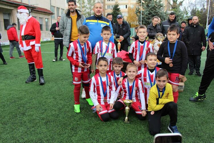 Шампионска титла и две трети места за отборите на ФК „Хасково“ в турнир