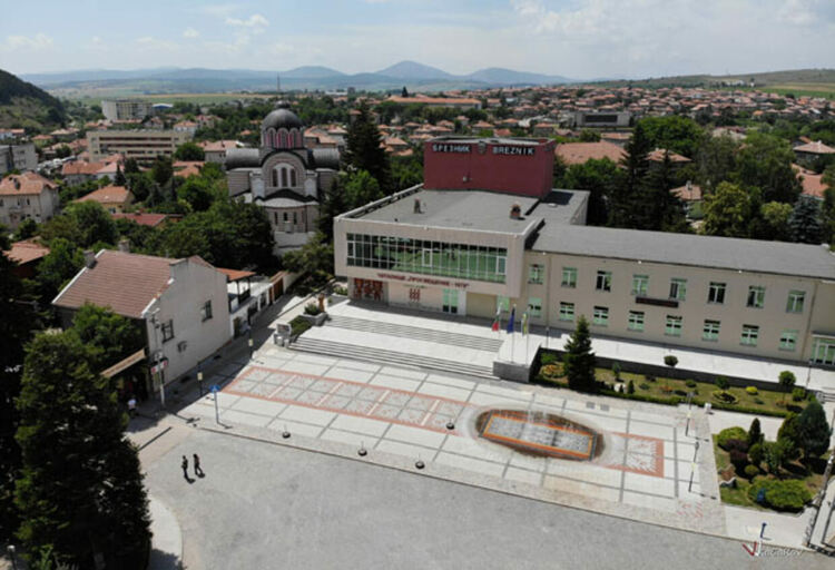 Оригиналните камбани на храм-паметника „Св. Георги Победоносец“ отново огласят Брезник