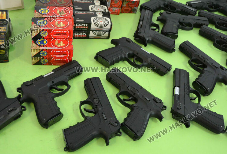 44 нарушения са открити в магазини за оръжие и ловно-рибарски принадлежности в Хасковско