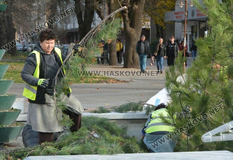 Празничен кът за снимки подредиха в центъра на Хасково