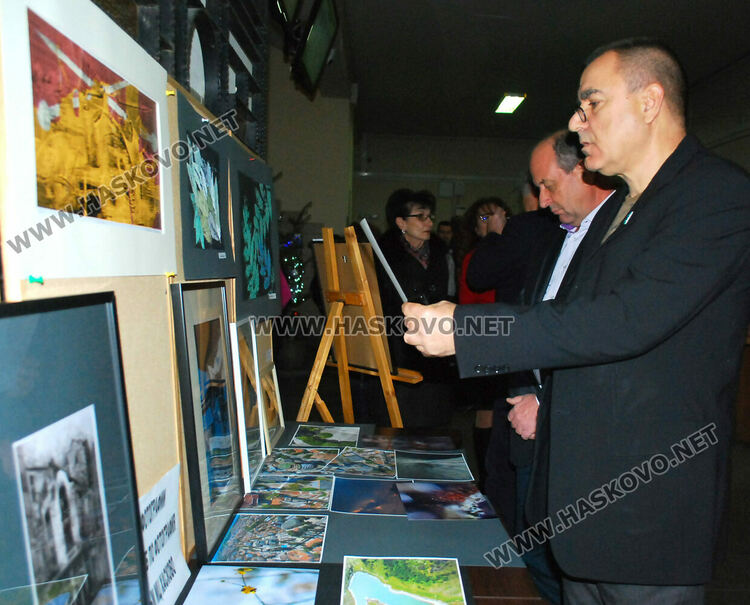 Съдебни служители и млади таланти от Хасково с базар за Гого и Дани
