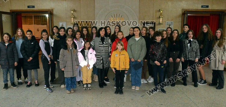 С полъх на есен Школа „Колорит“ завършват учебната си година