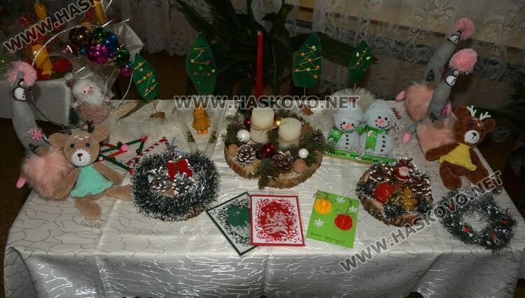 Деца от „Славейче“ с базар за Дани и за социален център в Хасково