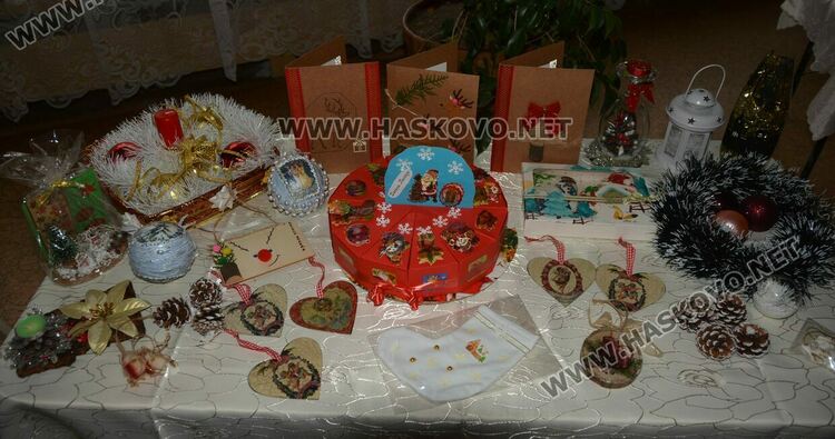 Деца от „Славейче“ с базар за Дани и за социален център в Хасково