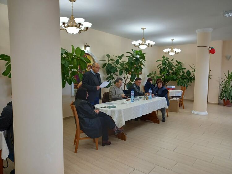 Колективът на фабрика "Искра" изпраща една успешна година. Фирмата вече сама произвежда тока си