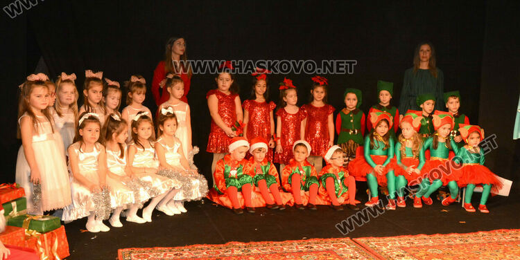 Деца от градина „Ян Бибиян“ с благотворителен концерт за Дани